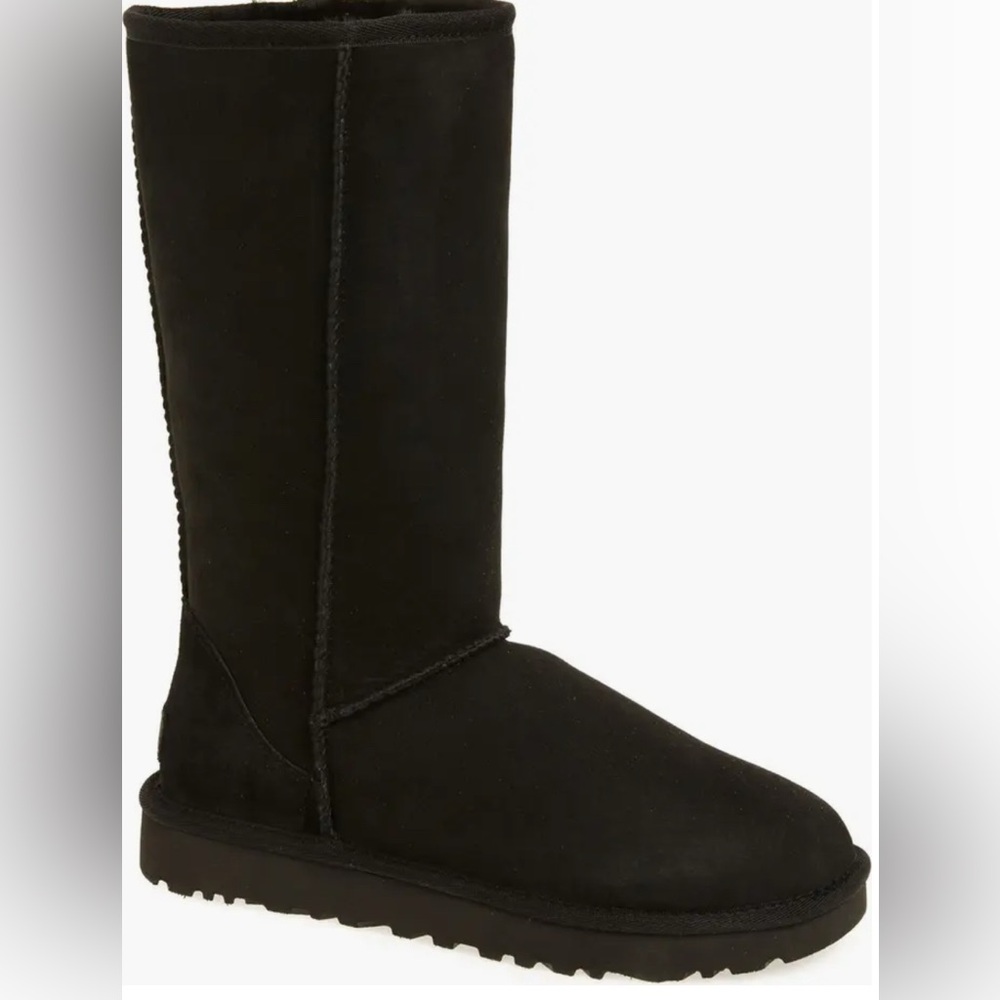 UGG Classic Genuine Shearling Lined Boot
